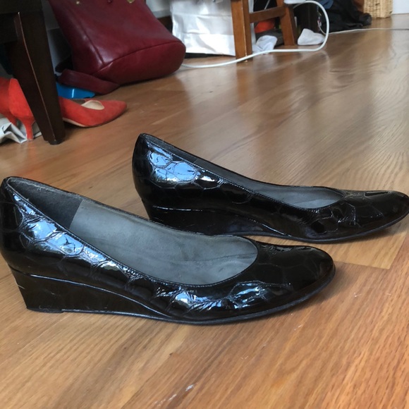 Patent leather wedges - Picture 3 of 6